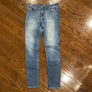 Hollister high rise super skinny jeans 7L